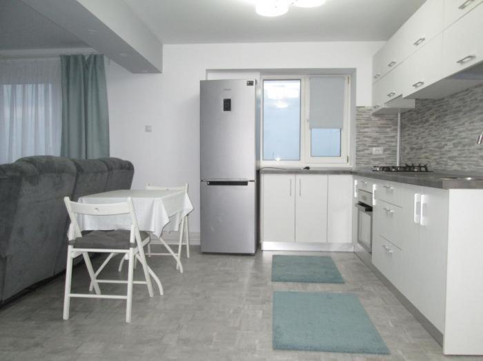 Apartament Sarra トゥルゴヴィシュテ エクステリア 写真
